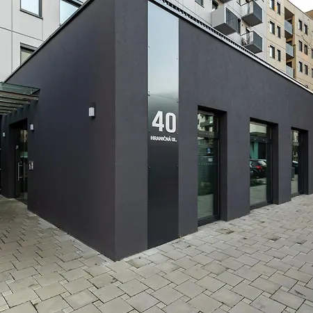 Apartamento 3-izb S Klimatizaciou A Parkovanim V Novostavbe