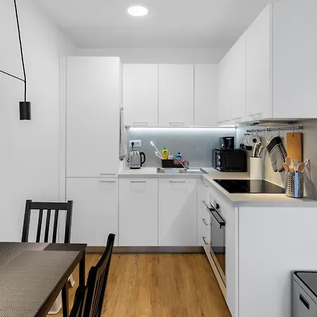 Apartamento 3-izb S Klimatizaciou A Parkovanim V Novostavbe *