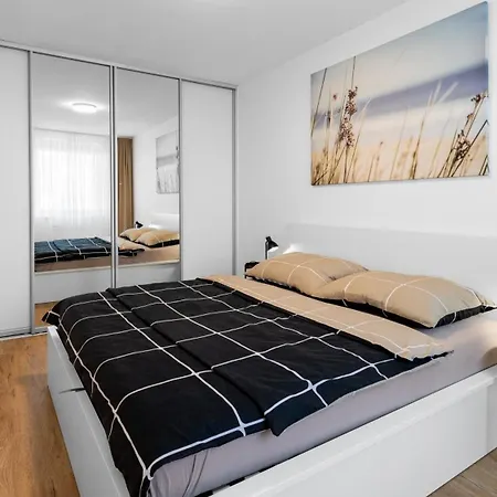 Apartman 3-izb S Klimatizaciou A Parkovanim V Novostavbe
